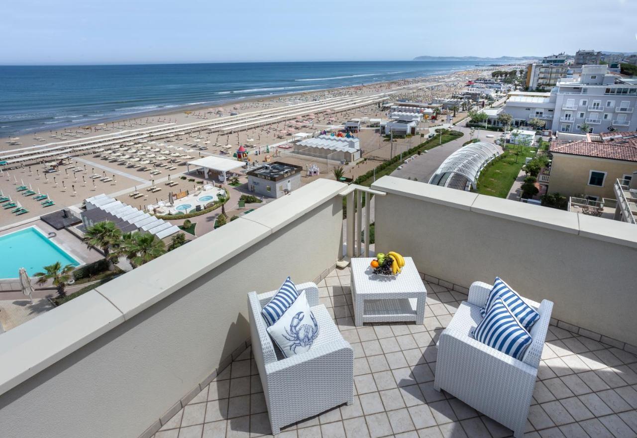 Hotel Admiral - On The Beach Riccione Luaran gambar