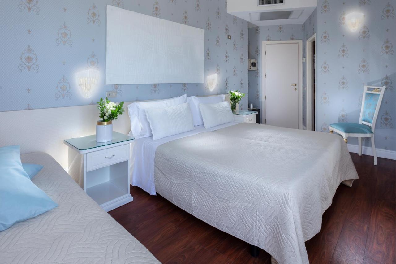 Hotel Admiral - On The Beach Riccione Luaran gambar