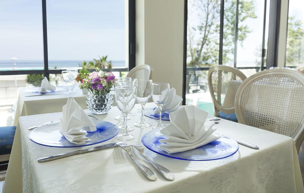 Hotel Admiral - On The Beach Riccione Luaran gambar