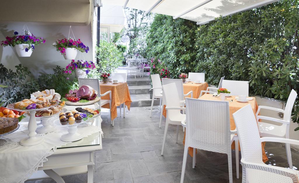 Hotel Admiral - On The Beach Riccione Luaran gambar